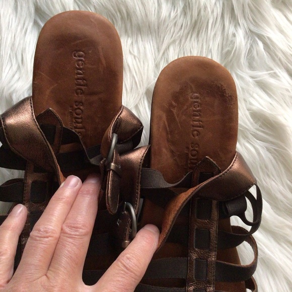 Gentle Souls bronze wedge hammer shoes 8 - Picture 6 of 6